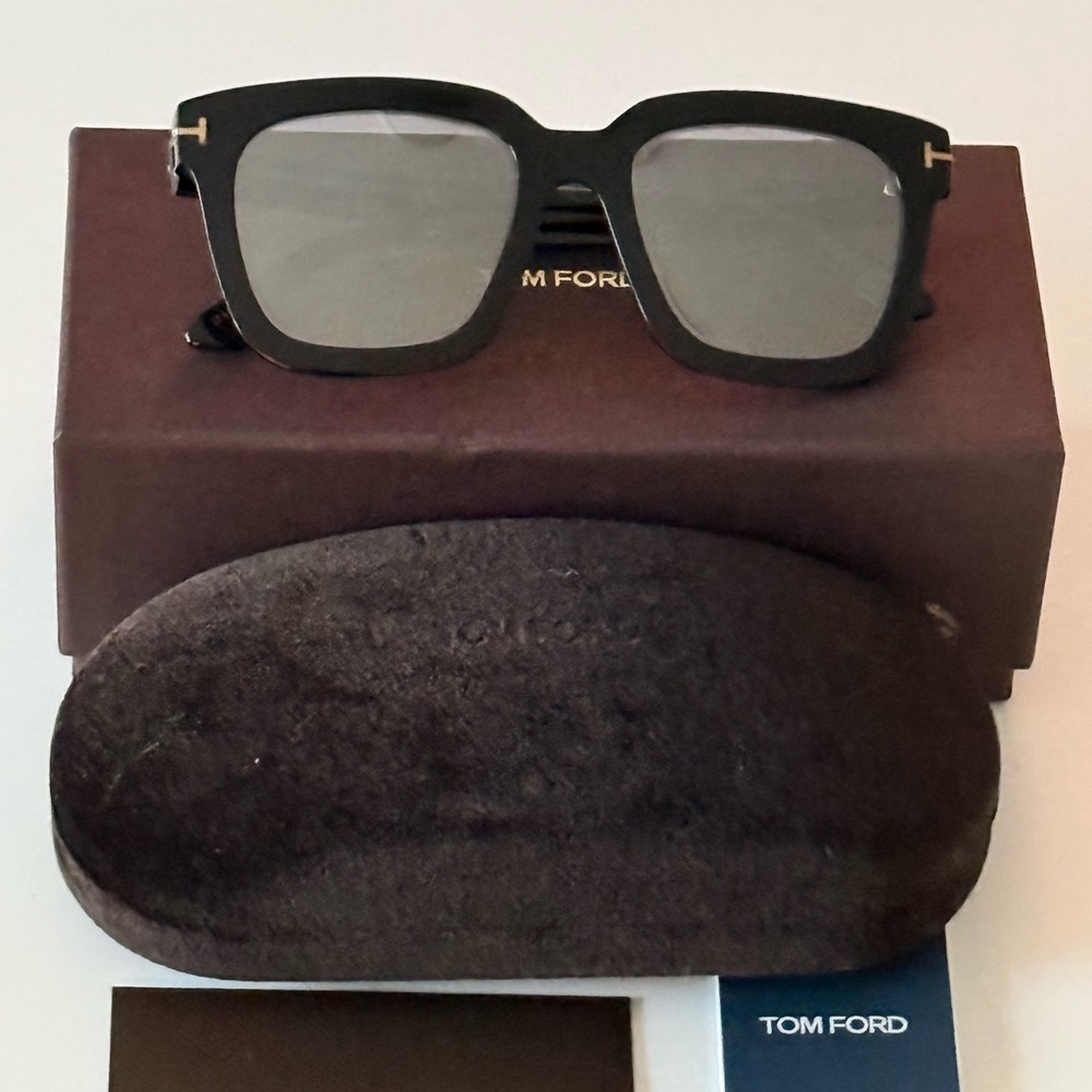 Tom Ford Sunglasses Black FT0690 SARI 01C Mirror Square 52-20-145